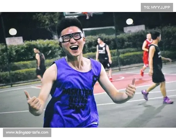 从陪练到明星：弗拉格眼中的波姐与正确篮球的力量