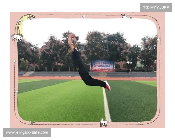 华子训练视频曝光!单臂拉杆暴扣展现惊人力量与技巧 华子训练视频曝光!单臂拉杆暴扣展现惊人力量与技巧